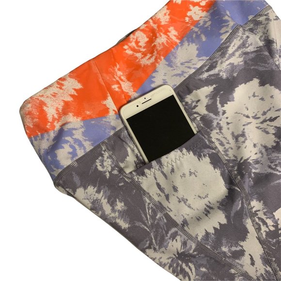 NWOT Free People Print Wave Rider Leggings 3 Pockets Size Large - Picture 4 of 12